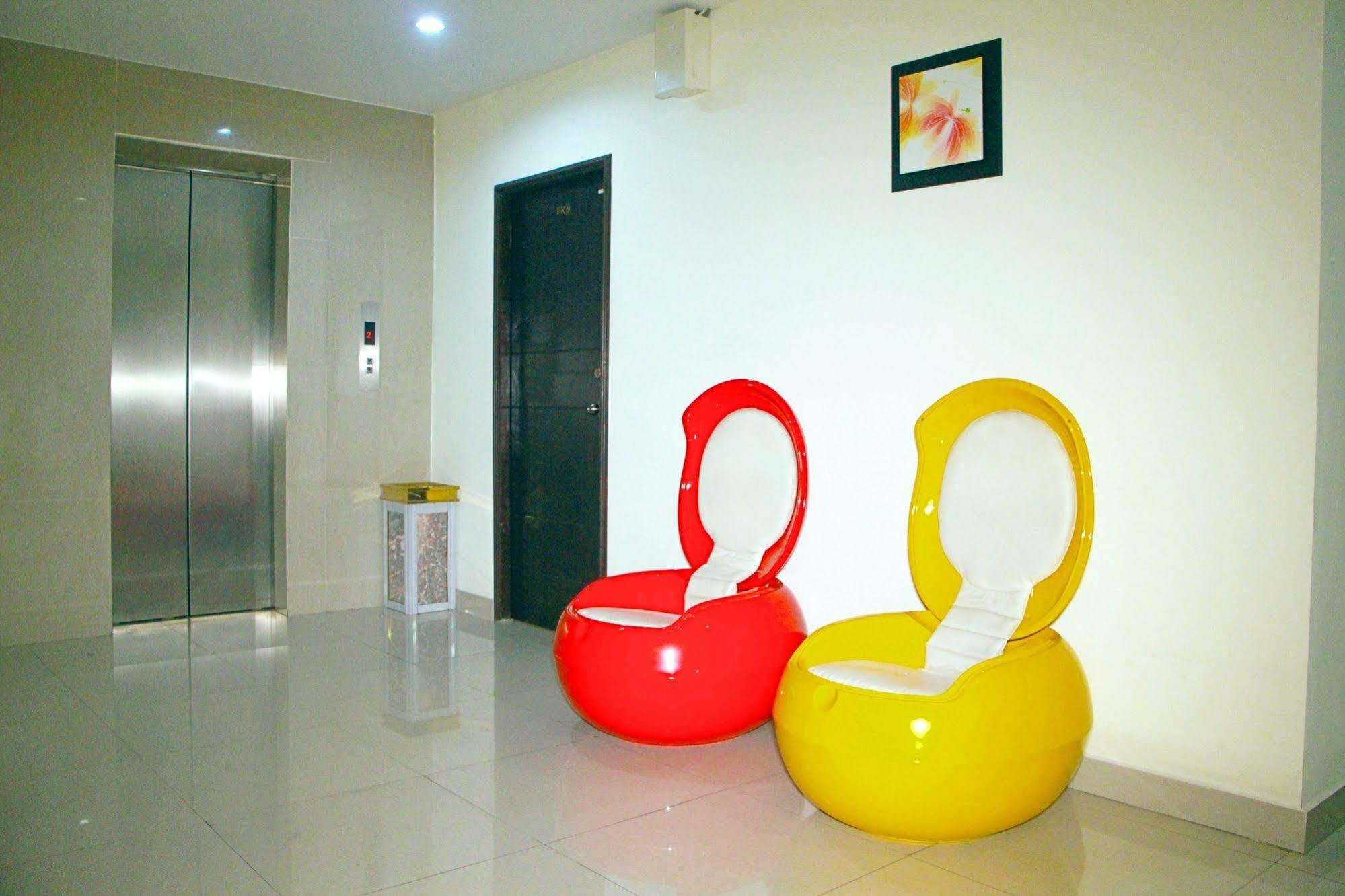 Royal Q & D Suites Pattaya Exterior foto